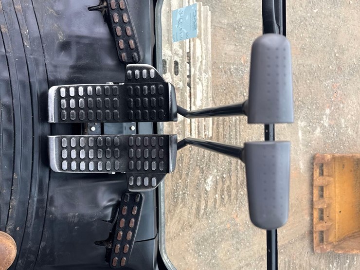 2019-deere-160g-lc-image-42