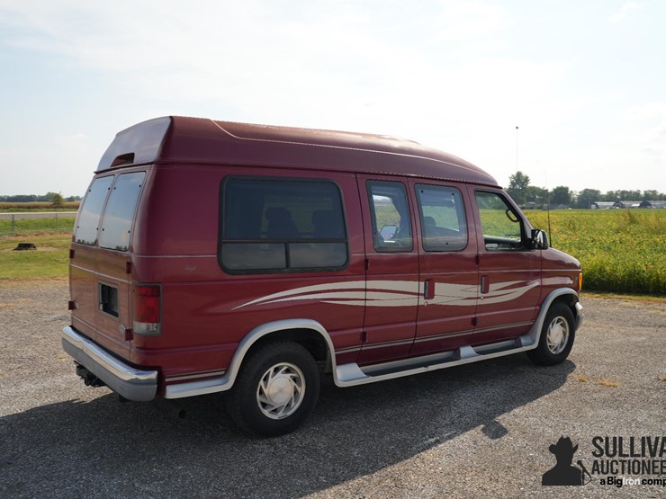 run-#22---2002-ford-conversion-chariot-van-image-5