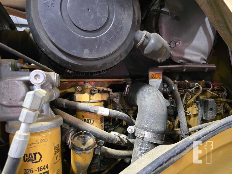 2012-caterpillar-cp56-image-26