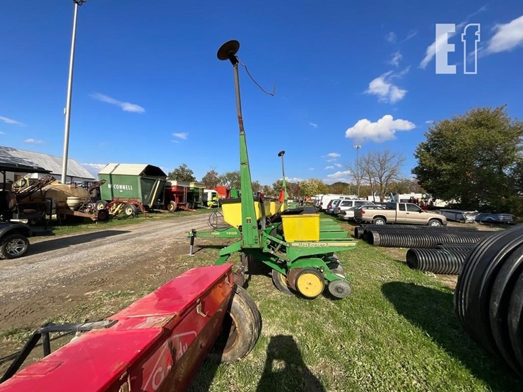 1996-john-deere-7200-image-9