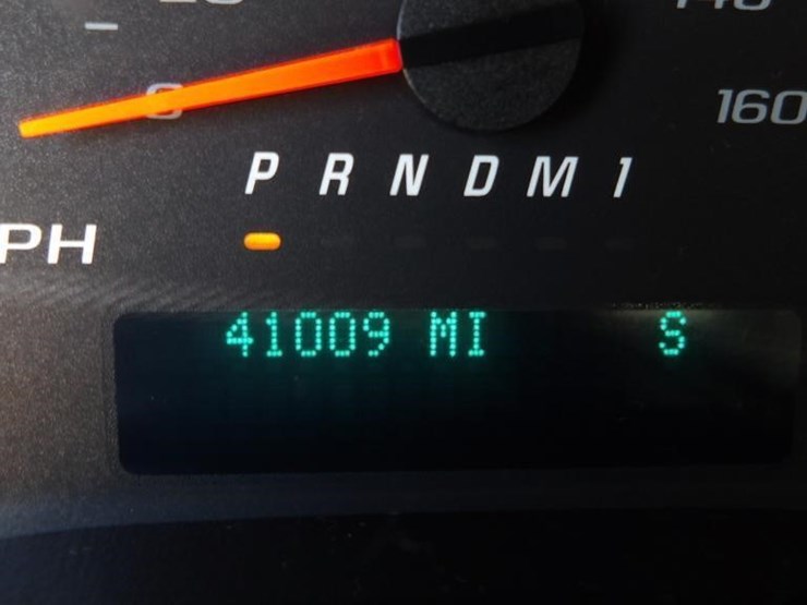2016-utility-van-image-22