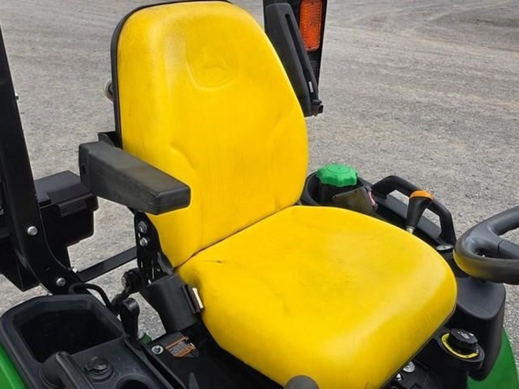 2014-john-deere-1025r-image-38