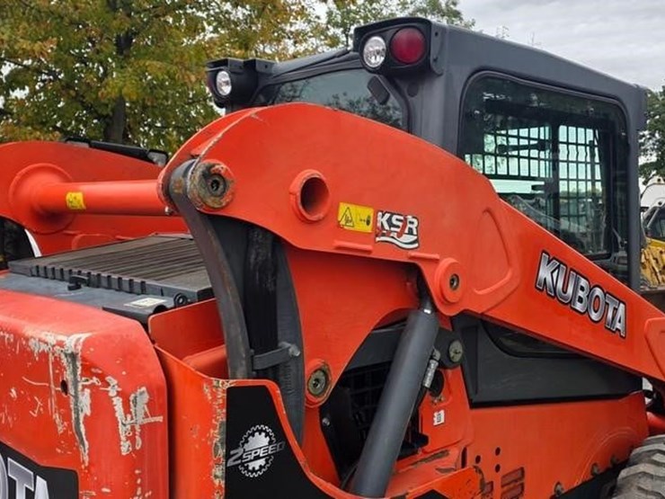 2016-kubota-ssv65-image-22