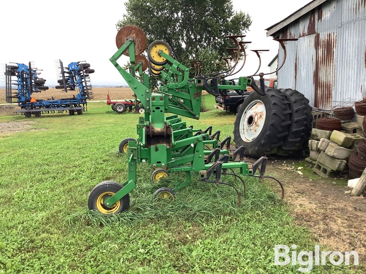 john-deere-875-8r38-rear-mount-cultivator-image-9
