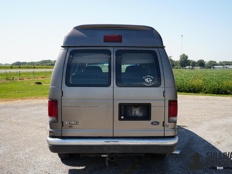 run-#23---2003-ford-e150-conversion-van-image-6