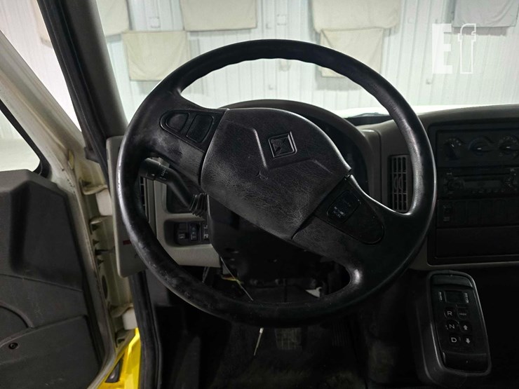 2010-international-durastar-4300-image-10