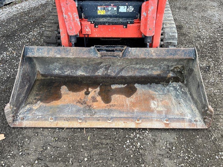 2022-kubota-svl97-2-skid-steer-loader-image-10