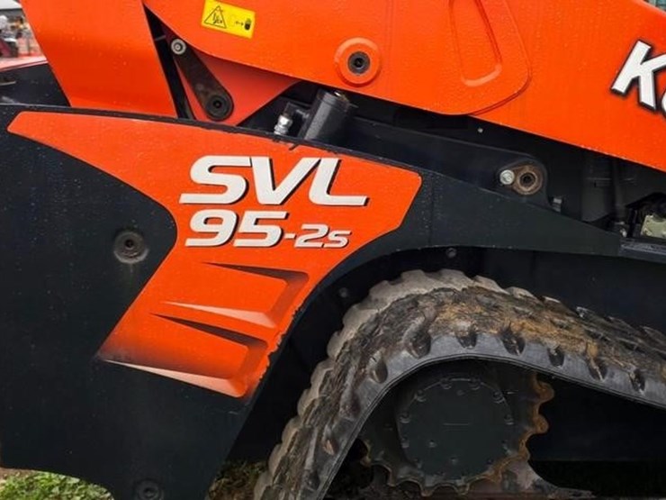 2017-kubota-svl95-2s-image-25
