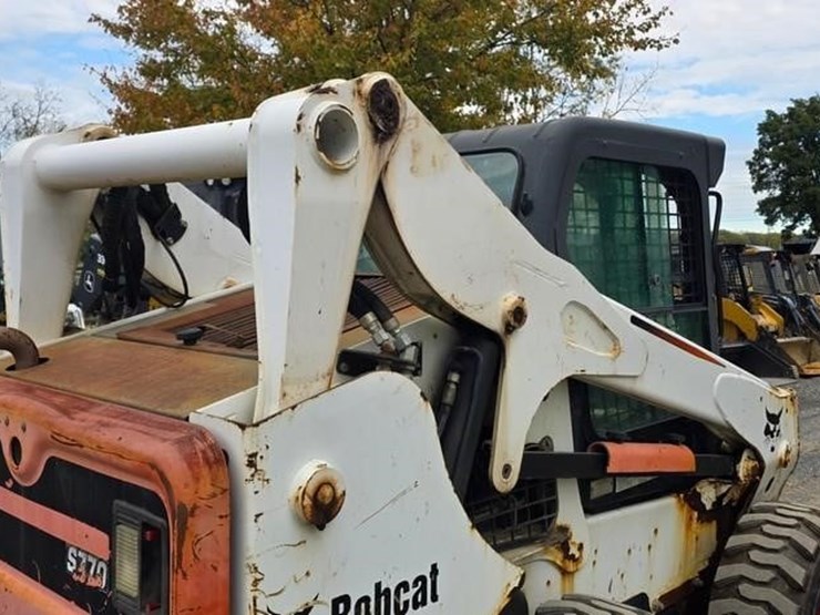 2014-bobcat-s770-image-18