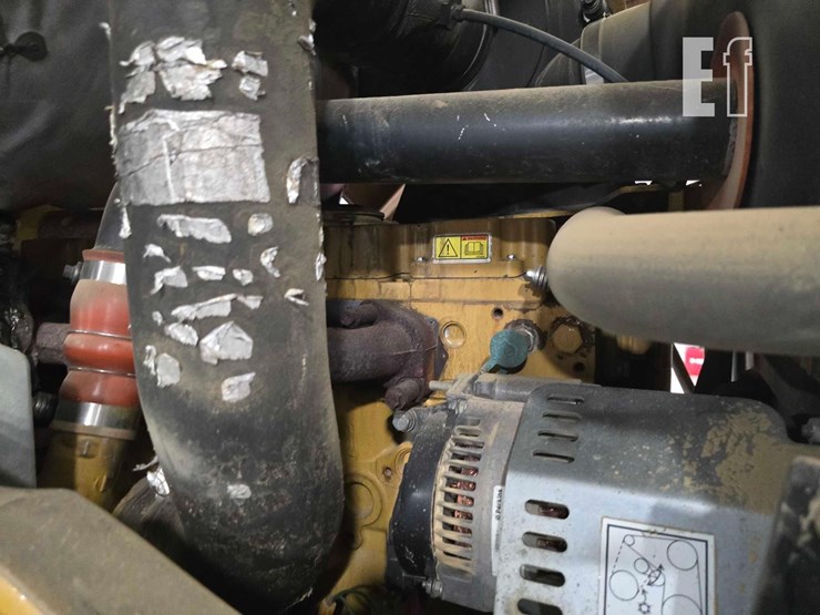 2012-caterpillar-cp56-image-27