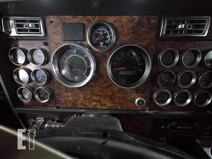 2000-kenworth-w900-image-12