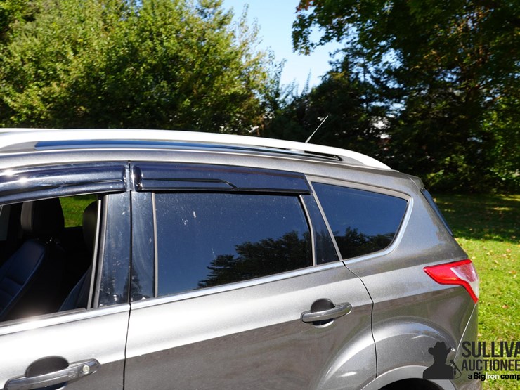 run-#30---2015-ford-escape-titanium-image-15