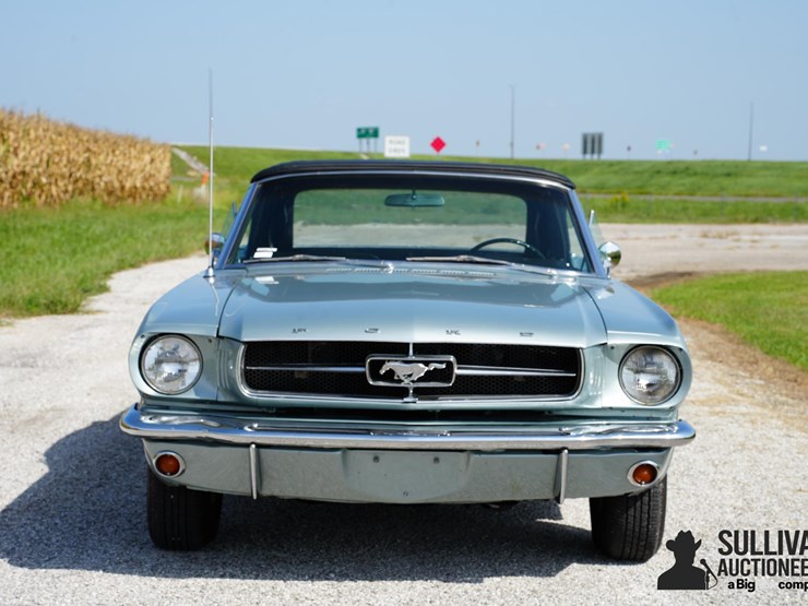 run-#65---1965-ford-mustang-convertible-image-2