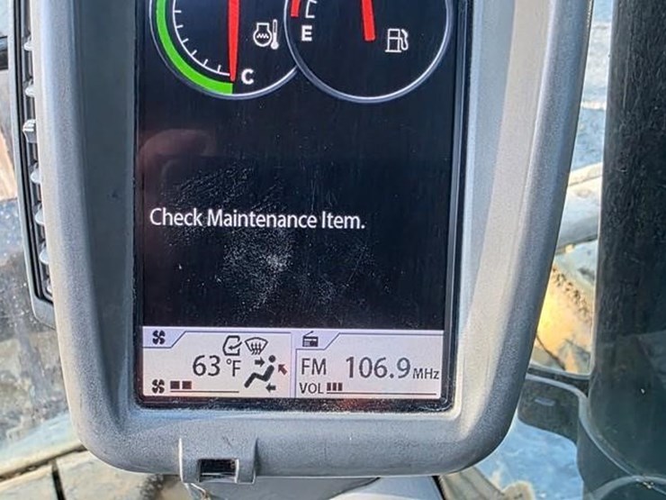 2015-deere-135g-image-80