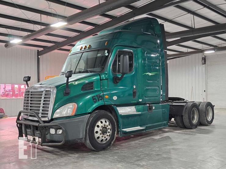2018-freightliner-cascadia-113-image-1