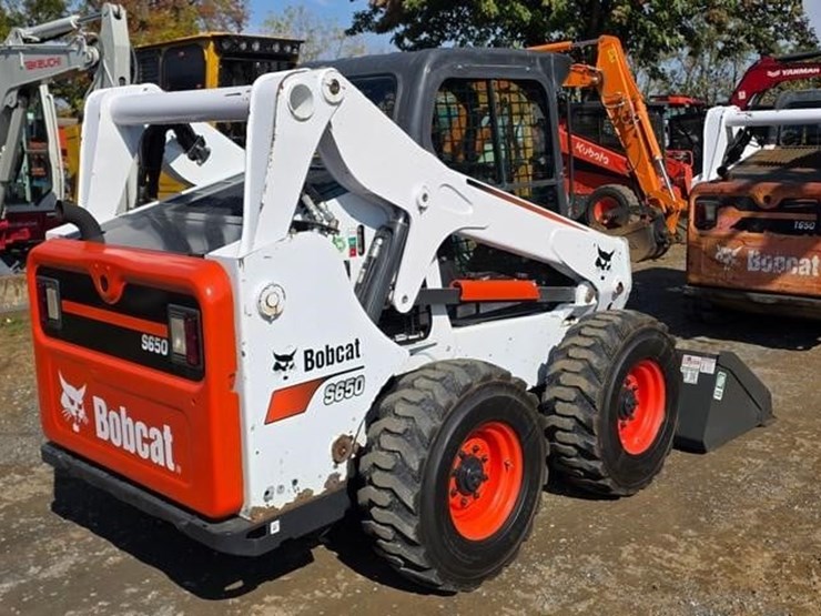 2016-bobcat-s650-image-3