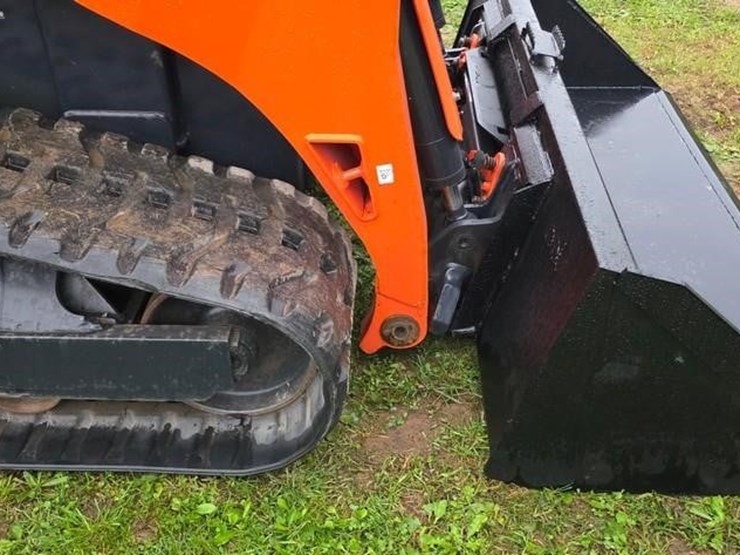 2017-kubota-svl95-2s-image-30