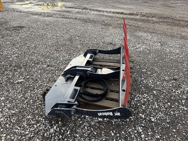 bobcat-bolt-on-55"-utility-grapple-image-5