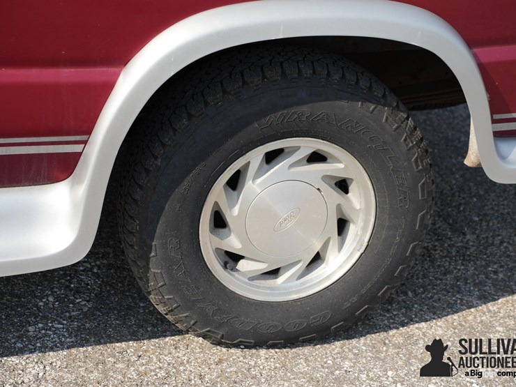 run-#22---2002-ford-conversion-chariot-van-image-16