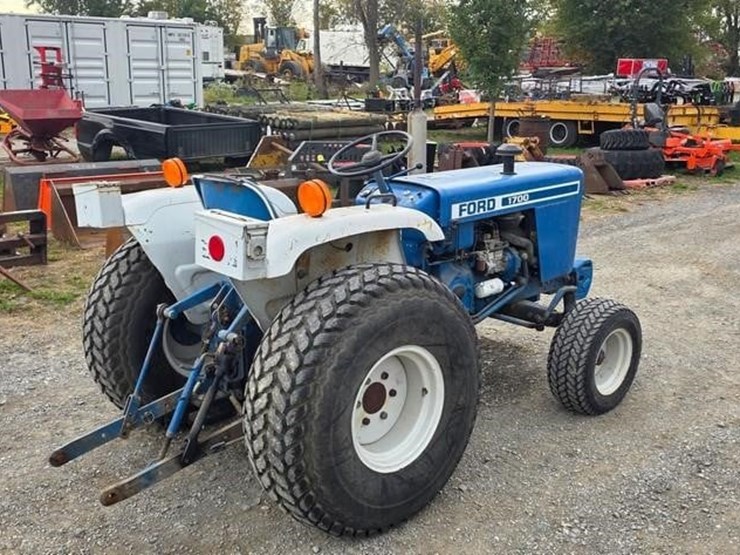 ford-1700-image-3