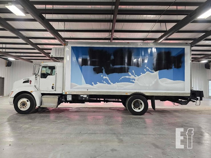 2010-kenworth-t300-image-5