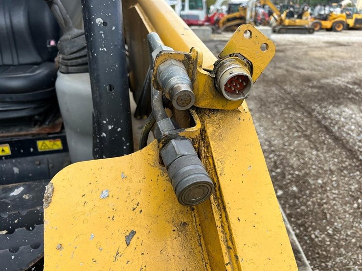 2006-caterpillar-277b-skid-steer-loader-image-13