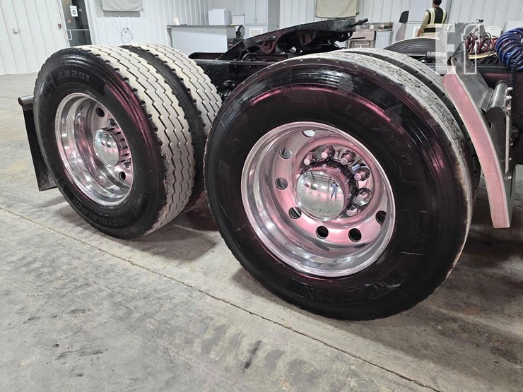 2000-kenworth-w900-image-28