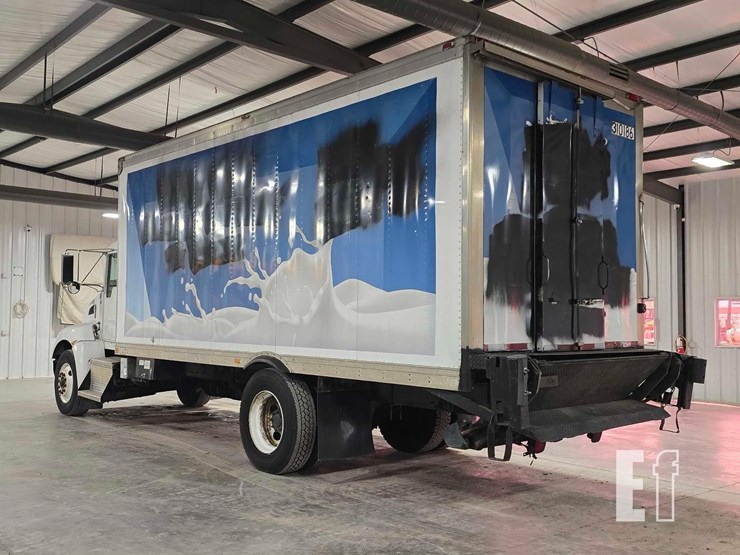 2010-kenworth-t300-image-4