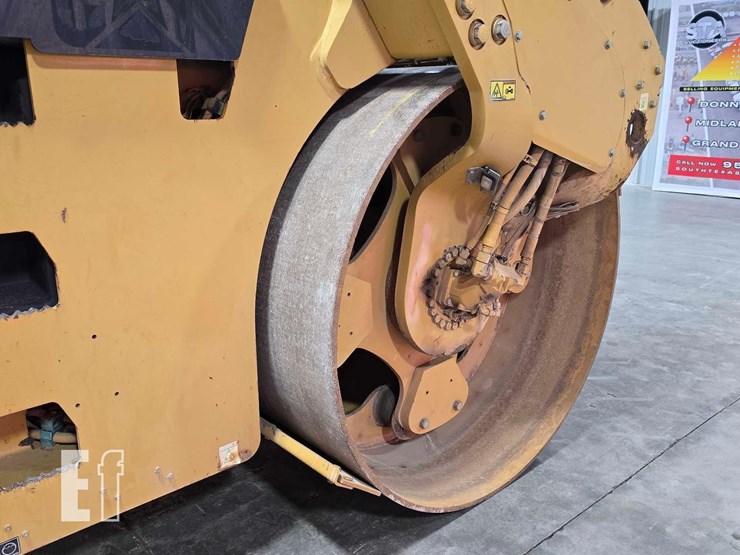 2009-caterpillar-cb64-image-11