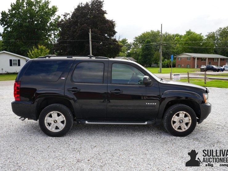 run-#43---2013-chevrolet-tahoe-k1500-4x4-suv-image-4