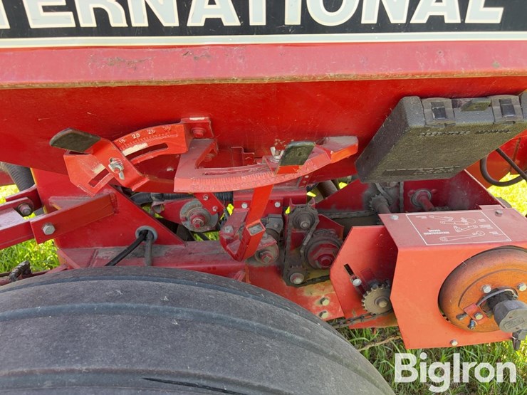 case-ih-8600-air-seeder-image-20