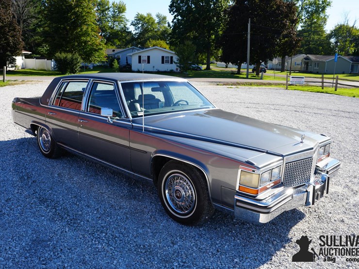 run-#38---1988-cadillac-brougham-4-door-sedan-image-3