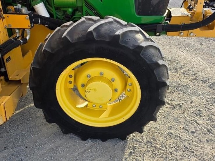 2019-john-deere-5100e-image-8