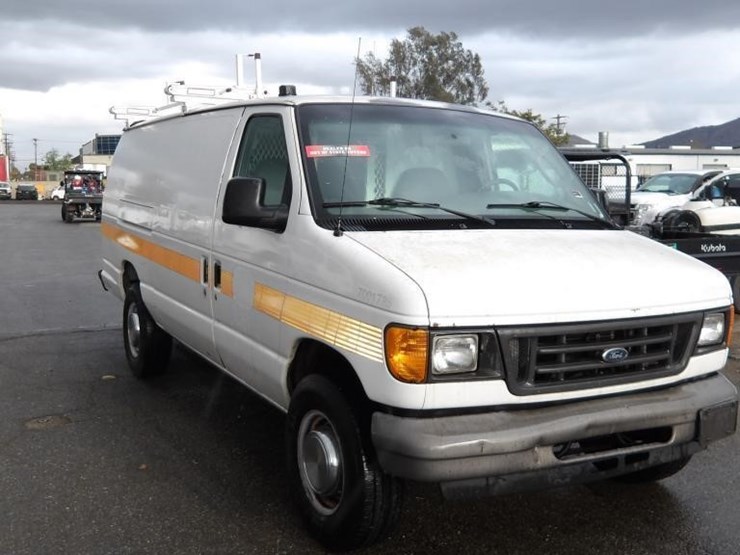 2006-ford-e350-image-3