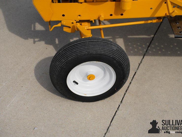 run-#120---international-cub-cadet-garden-tractor-image-11