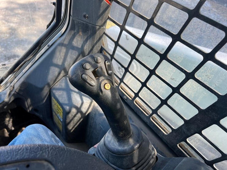 2023-bobcat-t66-skid-steer-loader-image-26