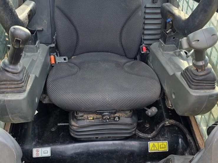 2019-caterpillar-259d3-image-45
