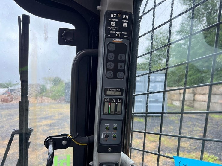 2019-case-sv280-skid-steer-loader-image-18