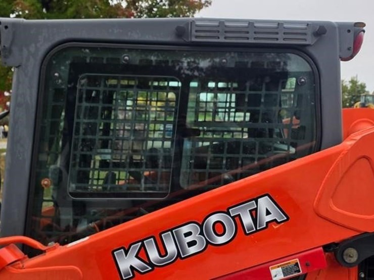 2016-kubota-ssv65-image-13