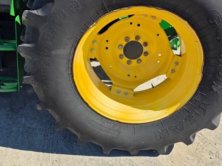 2019-john-deere-5100e-image-32