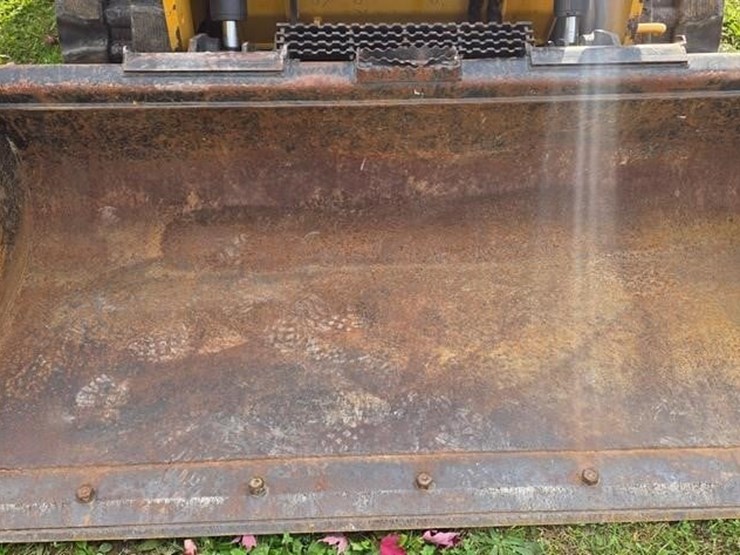 2019-caterpillar-259d3-image-36