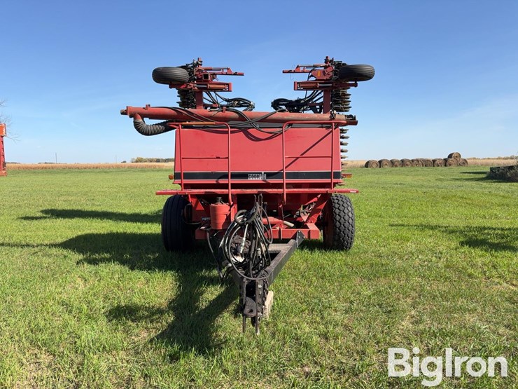 case-ih-8600-air-seeder-image-2