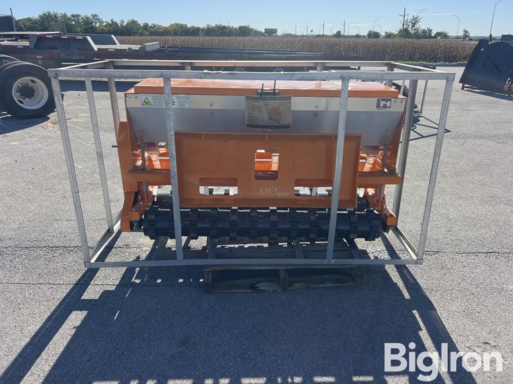 2026-arteer-nsd-72w-3-pt/skid-steer-no-till-drill/seeder-image-6
