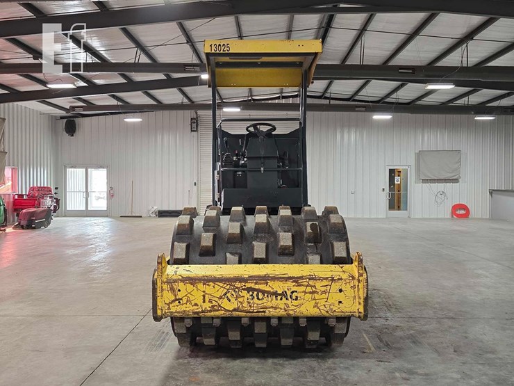 2014-bomag-bw145pdh-40-image-7