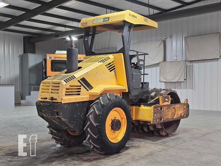 2014-bomag-bw145pdh-40-image-3