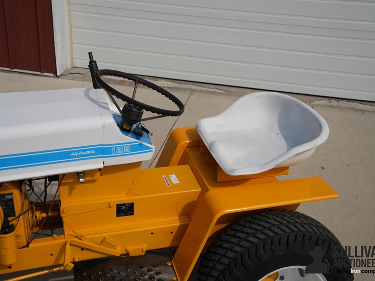 run-#120---international-cub-cadet-garden-tractor-image-13