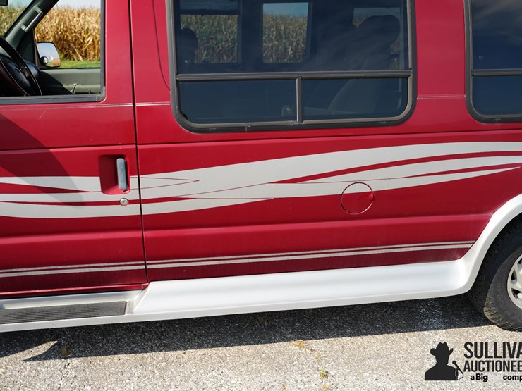 run-#22---2002-ford-conversion-chariot-van-image-15