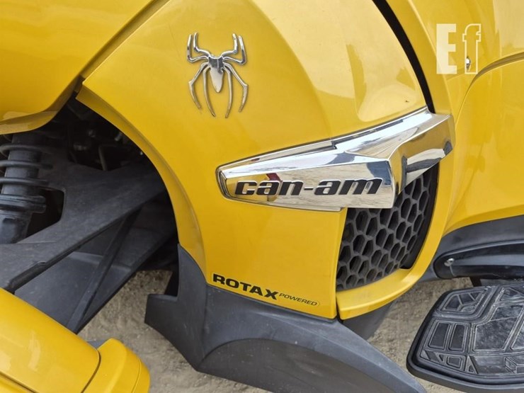 2013-can-am-spyder-rt-image-11