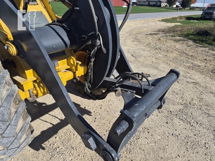 2012-deere-244j-image-12