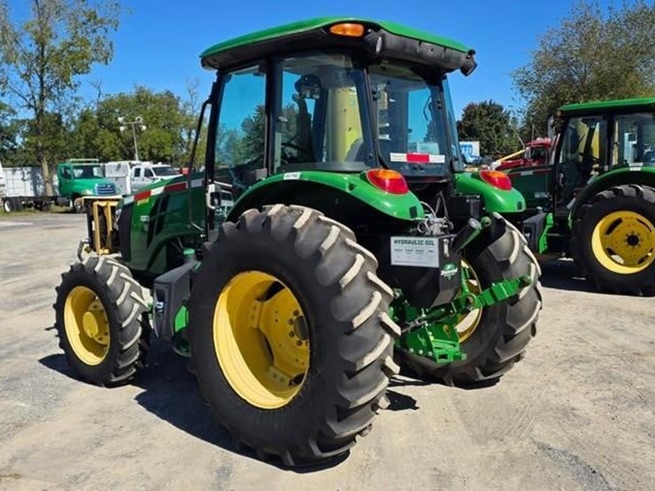 2019-john-deere-5100e-image-4
